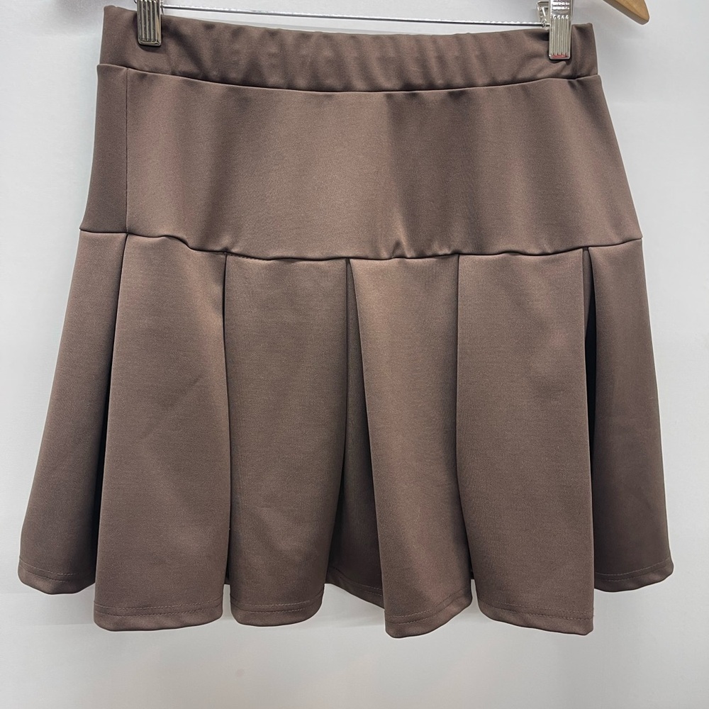 Dizzy Lizzy Pleated Circle Skirt in Chocolate Brown